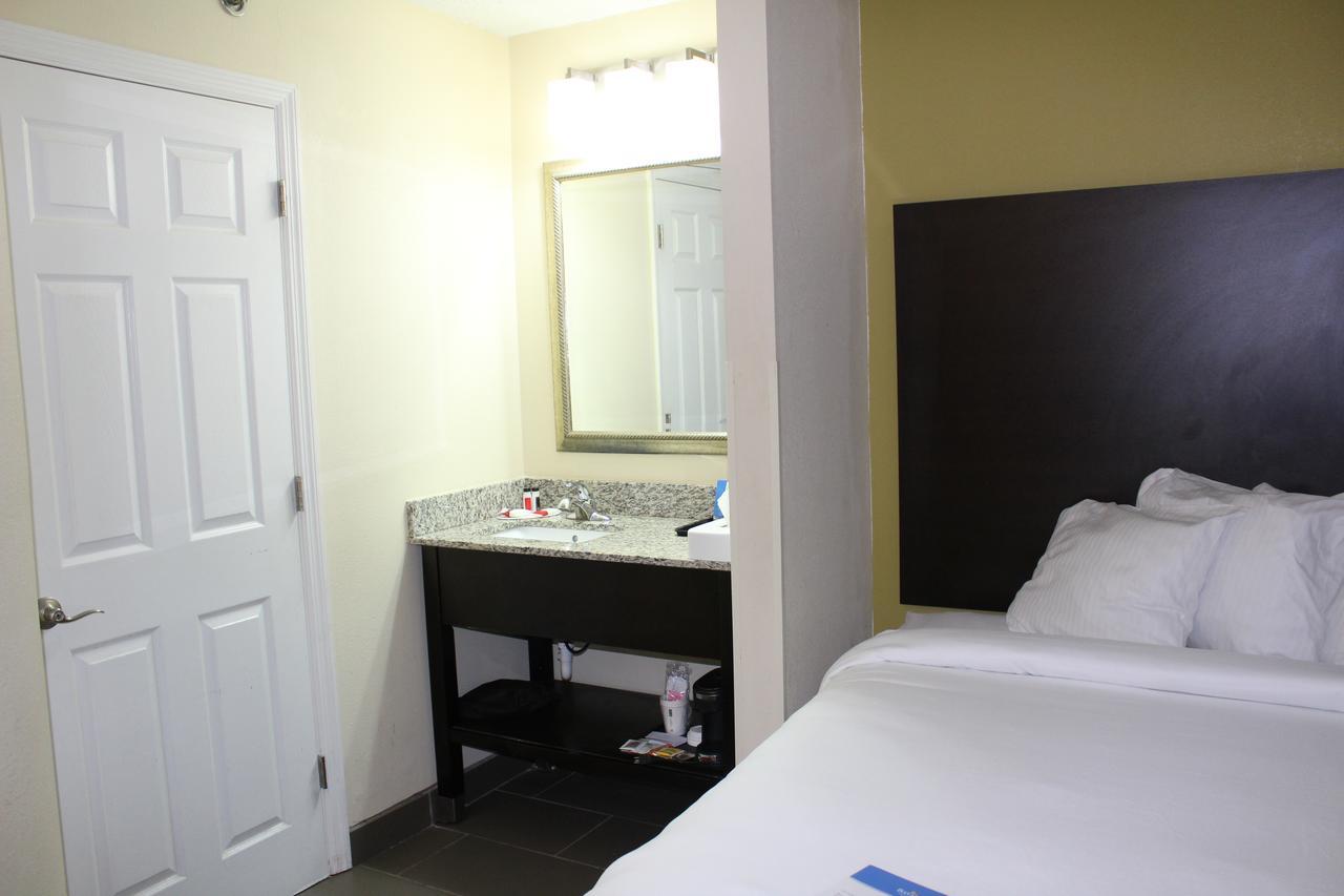 Baymont By Wyndham Newark At University Of Delaware Extérieur photo